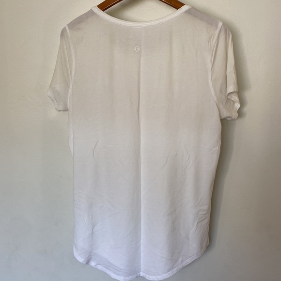 Lululemon Women’s Tee - Picture 4 of 6